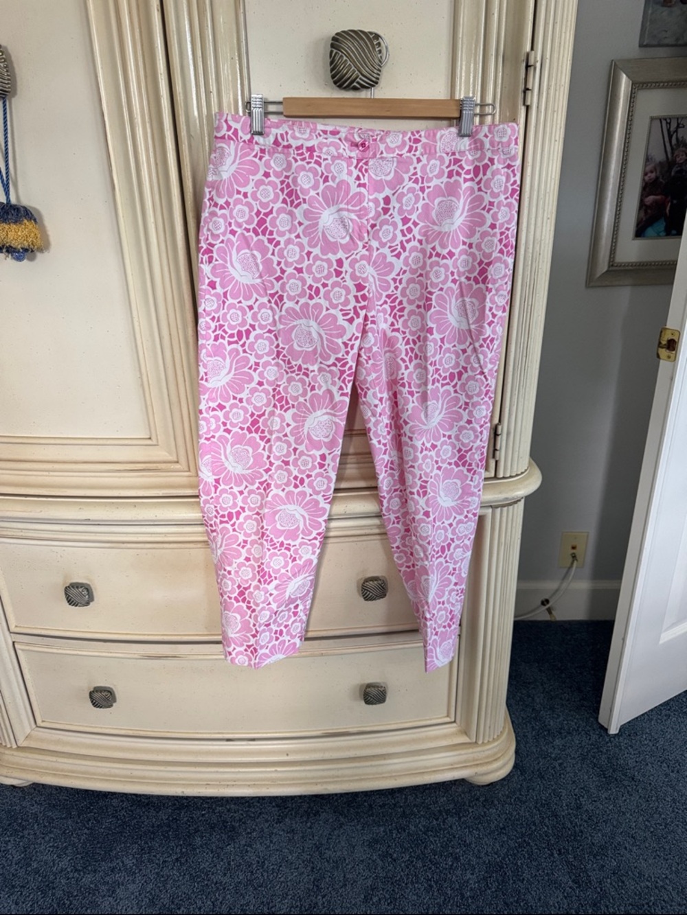Lilly Pulitzer Pink White Floral Cropped Pants